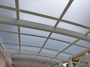 レイナポートグラン 基本セット 51-27H ハイルーフ柱 屋根/熱線遮断ポリカーボネート板 奥行:5052mm×幅:2700mm 有効高:2355mm　柱2本　1台用