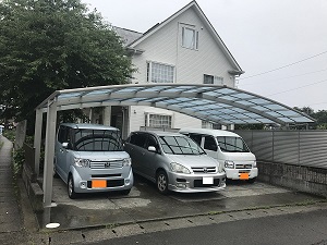 レイナトリプルポートグラン 基本セット 51-80 標準柱 屋根/熱線遮断ポリカーボネート板 奥行:5052mm×幅:8000mm 有効高:2000mm　柱4本　3台用