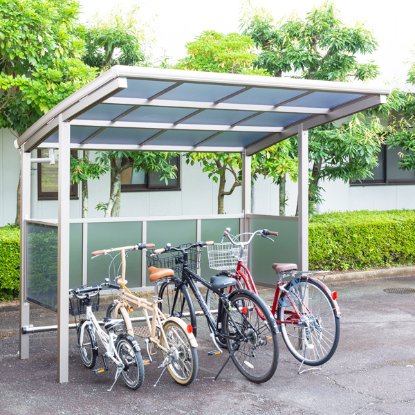 自転車スペース　背面1段パネル  間口24 標準柱 屋根/ポリカーボネート板 4台用 奥行:2440mm×幅:2100mm 有効高:1991mm